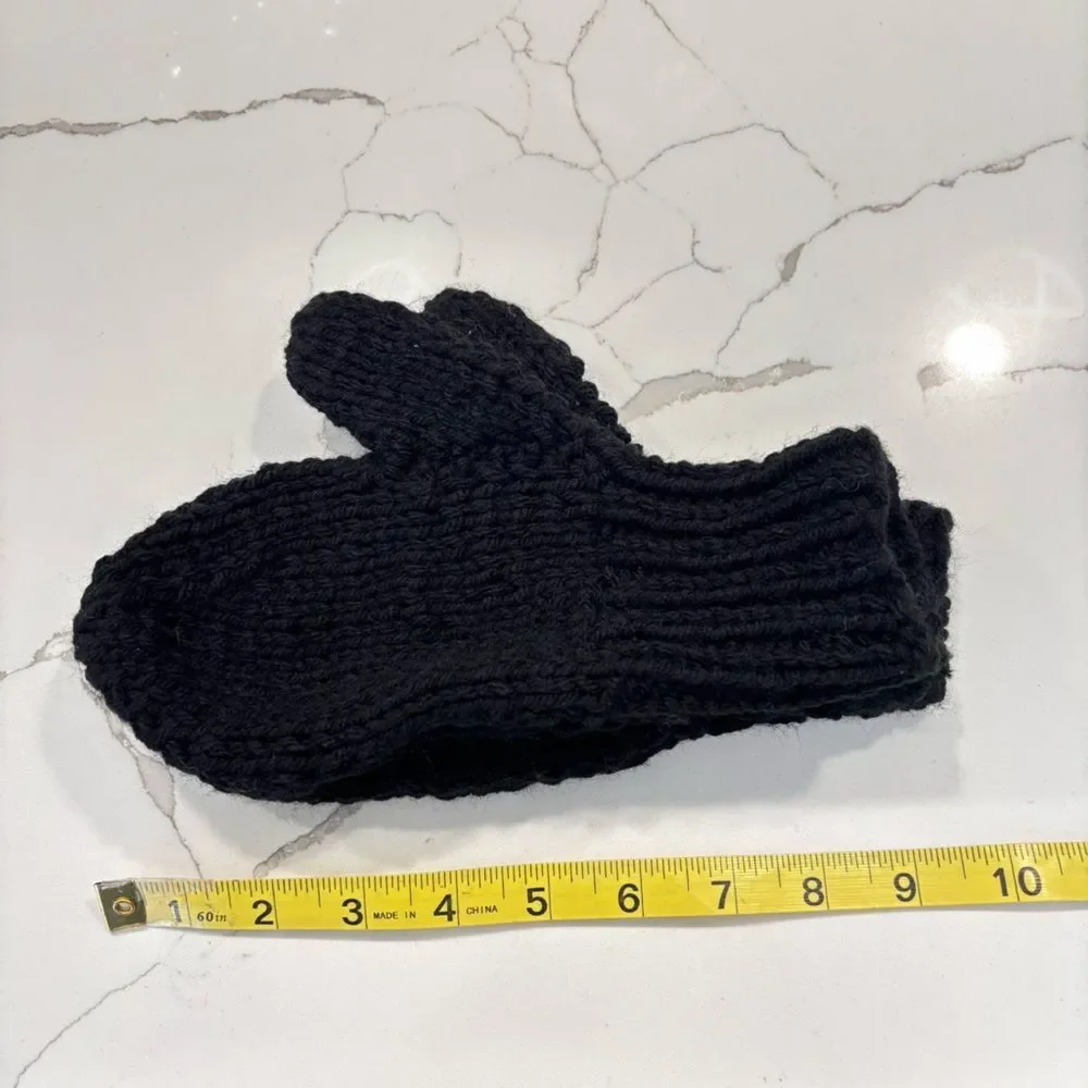 Women’s Unisex Cozy Black Hand Made Chunky Knit Mittens Handmade OS